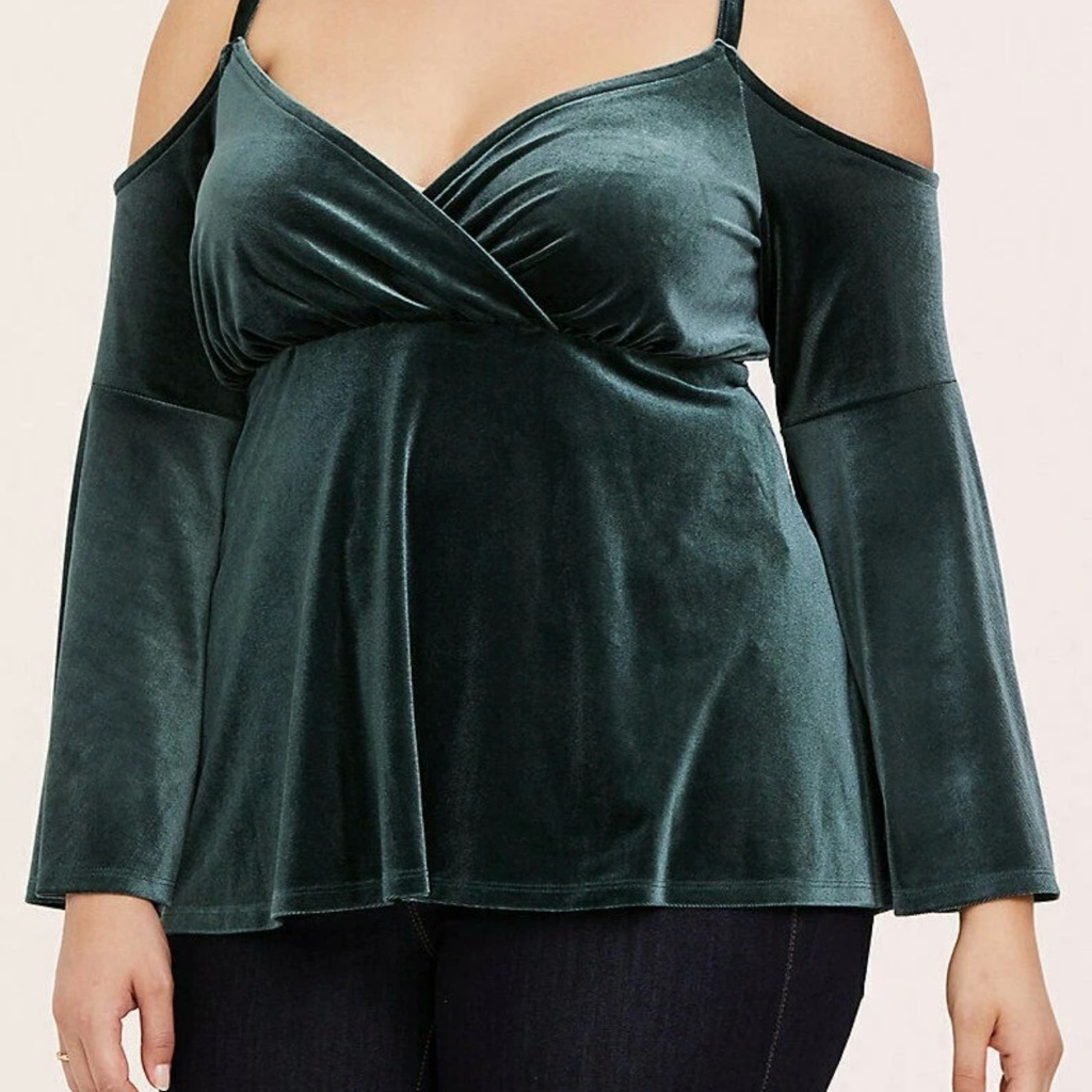 Torrid Cold Shoulder Bell Sleeve Blouse Green Velour 1 14 16 1x